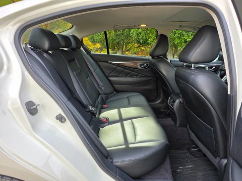 Used 2018 INFINITI Q50 Luxe w/ Essential Package (3.0T Luxe) AWD/4WD image 34