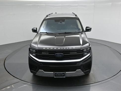 Certified 2025 Ford Expedition Platinum image 37