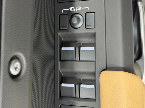 New 2026 Land Rover Defender 110 S image 22