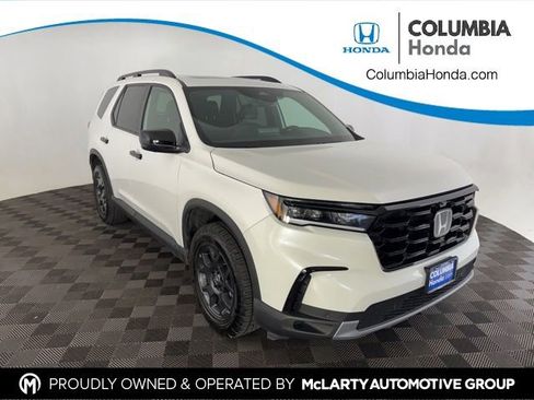 Used 2025 Honda Pilot TrailSport image 1