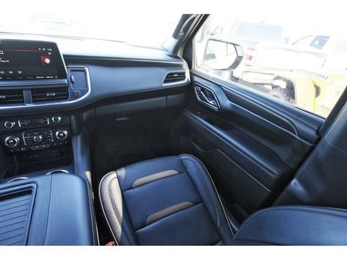 Used 2024 GMC Yukon AT4 w/ Technology Package image 10
