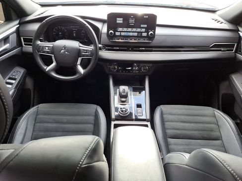 Used 2024 Mitsubishi Outlander SE image 14