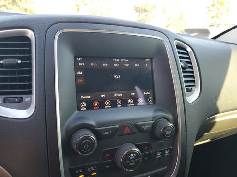 Used 2019 Dodge Durango SXT w/ 3rd Row Seating Group image 19