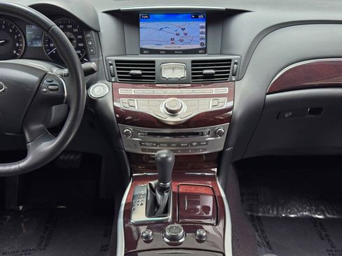 Used 2019 INFINITI Q70 Luxe RWD image 25