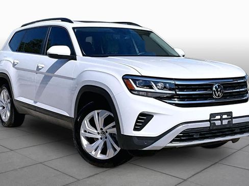 Used 2023 Volkswagen Atlas SE w/ Panoramic Sunroof Package AWD/4WD image 3