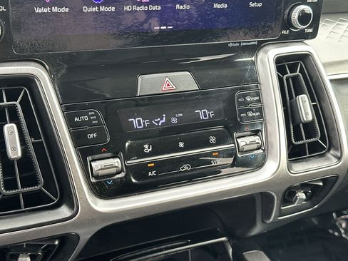 Certified 2022 Kia Sorento S FWD image 16