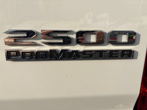 Used 2024 RAM ProMaster 2500 w/ Convenience Group FWD image 15