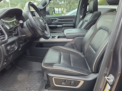 Used 2022 RAM 1500 Laramie AWD/4WD image 9
