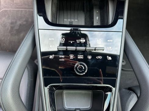 Used 2024 Porsche Cayenne Coupe image 24