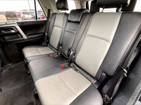 Used 2017 Toyota 4Runner SR5 Premium image 19