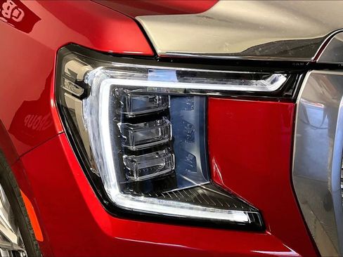 Used 2023 GMC Yukon XL Denali AWD/4WD image 27