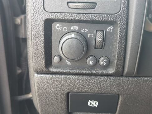 Used 2009 HUMMER H3 w/ Chrome Appearance Package AWD/4WD image 21