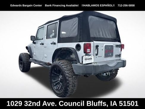 Used 2007 Jeep Wrangler Unlimited Sahara w/ Dual Top Group AWD/4WD image 5