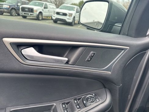 Used 2024 Ford Edge SEL image 12