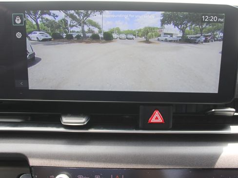 Used 2025 Kia Carnival EX FWD image 59