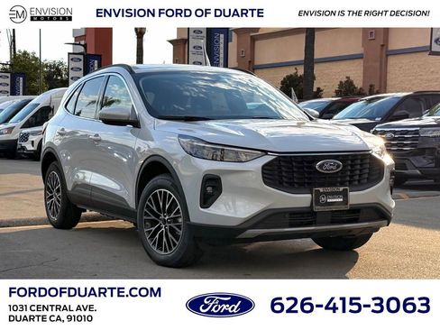 New 2025 Ford Escape SE image 1