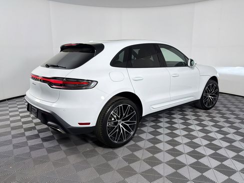 Used 2026 Porsche Macan AWD/4WD image 9