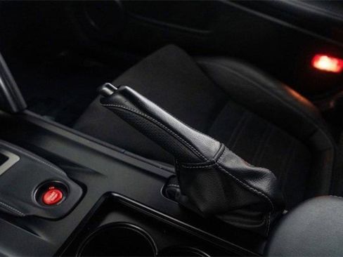 Used 2015 Nissan GT-R Premium image 31