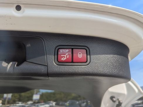 Used 2021 Mercedes-Benz GLA 250 4MATIC image 44