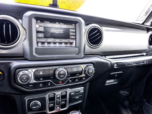 Used 2021 Jeep Wrangler Unlimited Sport image 23