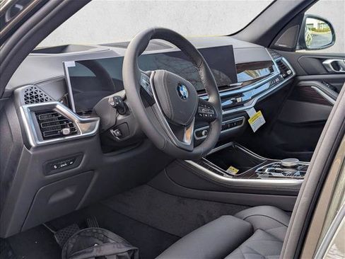 Used 2026 BMW X5 xDrive40i w/ Premium Package AWD/4WD image 3