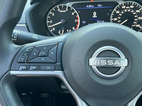 Used 2024 Nissan Altima 2.5 SV image 23