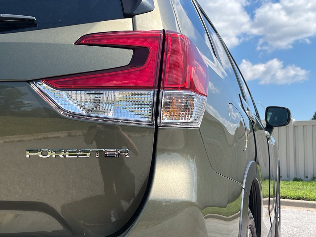 Used 2022 Subaru Forester Limited w/ Popular Package #3 AWD/4WD image 12