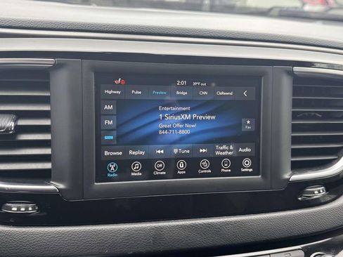 Used 2020 Chrysler Pacifica Touring-L image 26