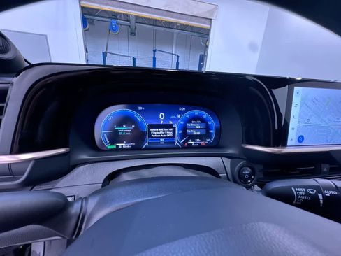 Used 2023 Toyota Crown XLE image 22