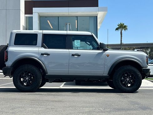New 2026 Ford Bronco Badlands AWD/4WD image 2