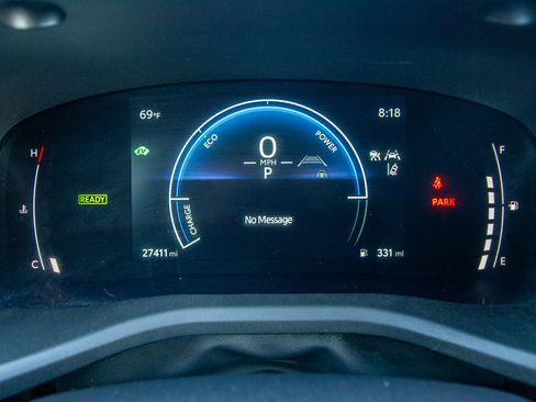 Used 2025 Toyota Camry SE FWD image 19