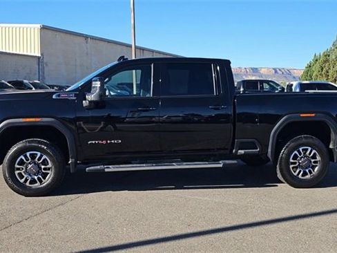 Used 2022 GMC Sierra 2500 AT4 w/ Snow Plow Prep/Camper Package image 9