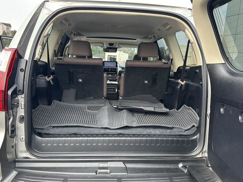 Used 2022 Lexus GX 460 Luxury w/ Sport Design Package image 32