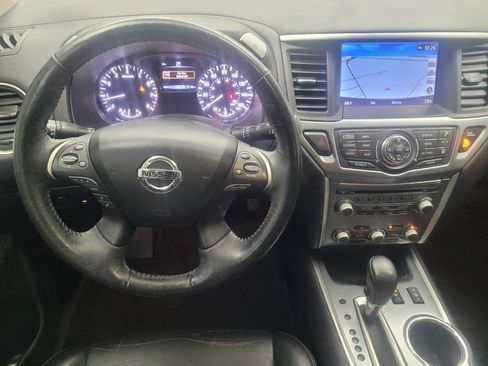 Used 2019 Nissan Pathfinder SL image 22