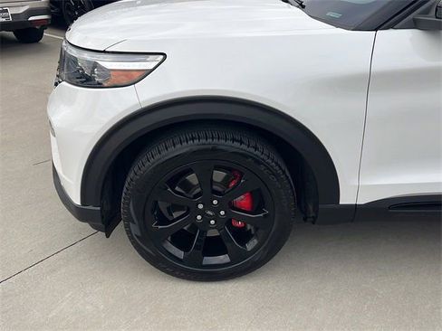 Used 2023 Ford Explorer ST w/ Equipment Group 401A image 9