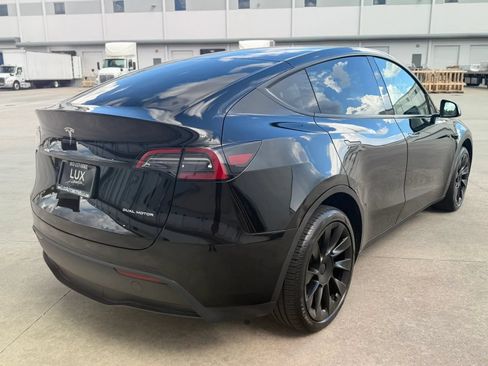 Used 2023 Tesla Model Y Long Range AWD/4WD image 7