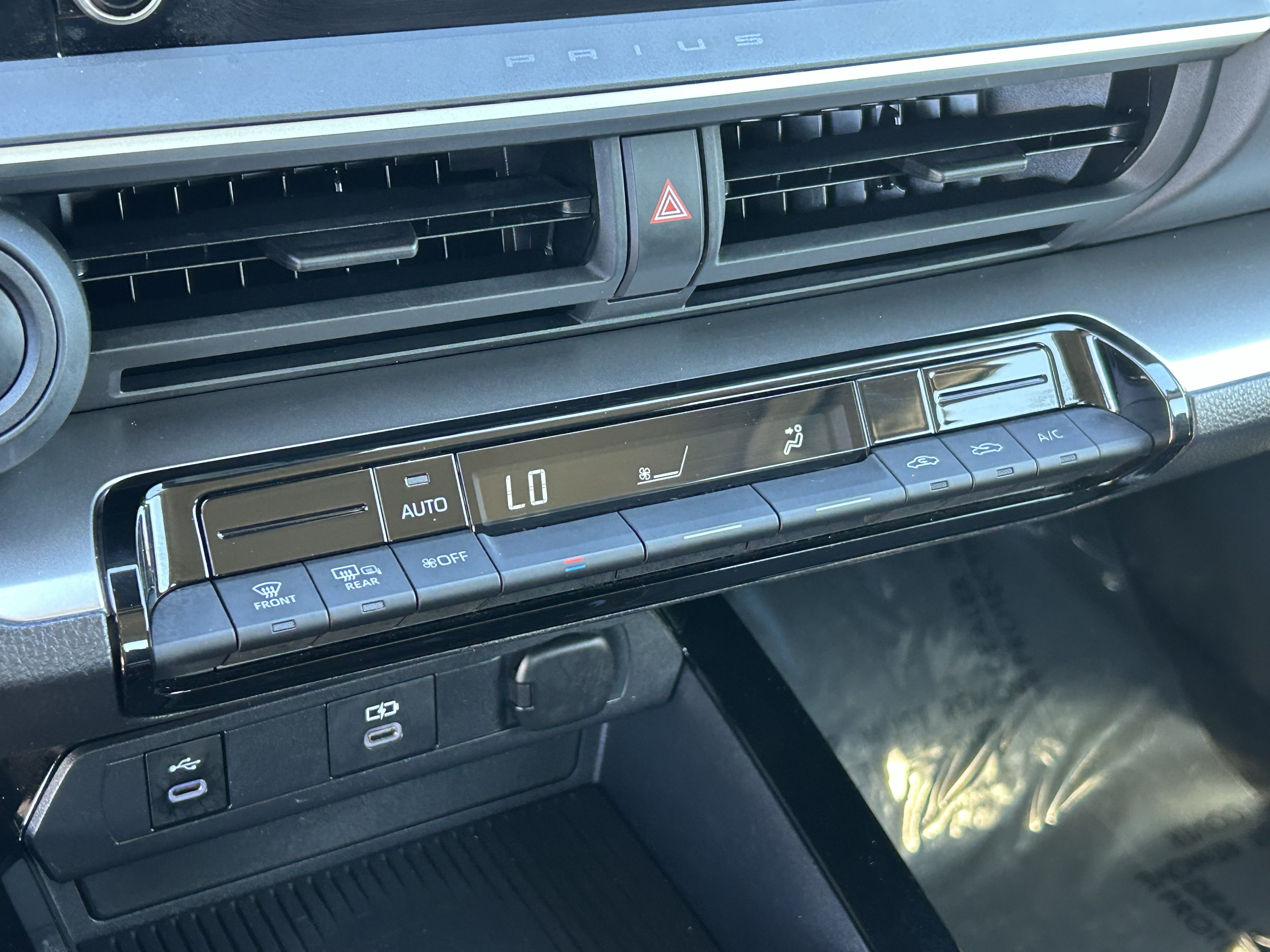 Certified 2025 Toyota Prius LE AWD/4WD image 21