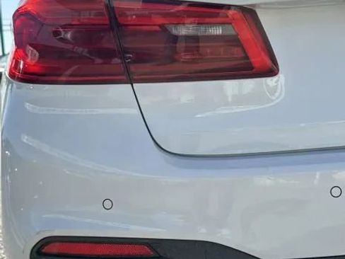 Used 2019 BMW 530i xDrive w/ M Sport Package image 13
