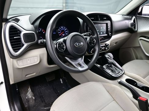 Used 2021 Kia Soul LX FWD image 12