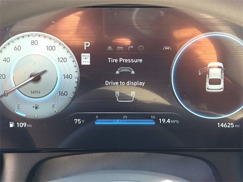 Certified 2024 Hyundai Elantra SEL image 27