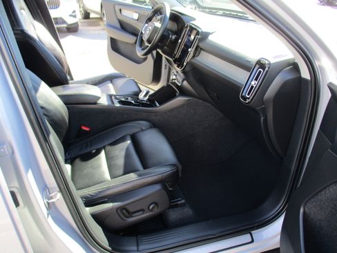 Used 2023 Volvo XC40 B5 Plus w/ Driver Assist Package image 16