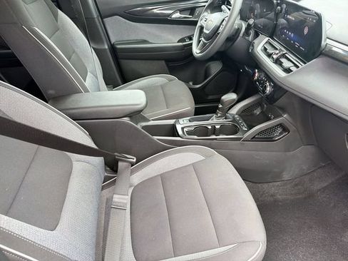 Used 2025 Chevrolet TrailBlazer LT FWD image 25