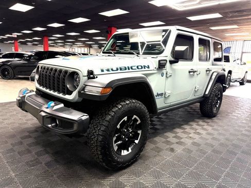 Used 2024 Jeep Wrangler Unlimited Rubicon 4xe w/ Convenience Group AWD/4WD image 7