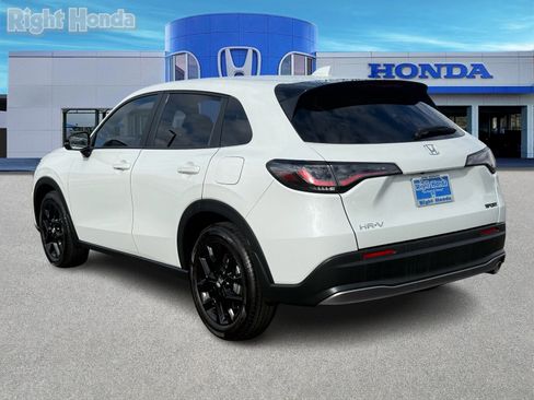 Used 2024 Honda HR-V Sport image 4