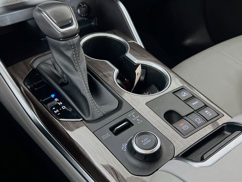 Used 2023 Toyota Highlander Limited image 18