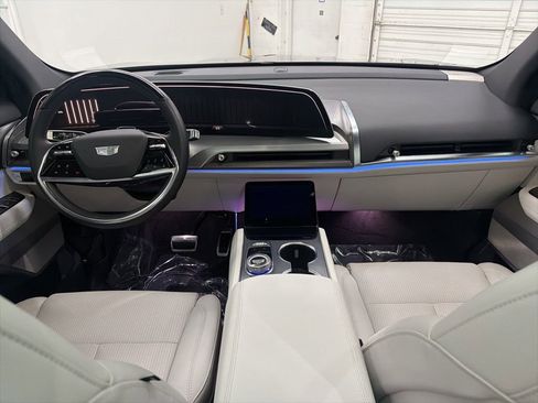 Used 2026 Cadillac Vistiq Luxury w/ LPO, Floor Liner Package image 23