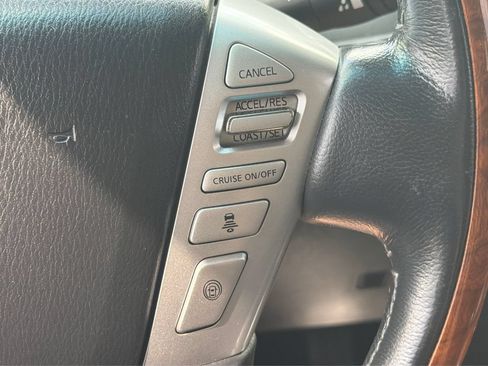 Used 2015 INFINITI QX80 4WD w/ Deluxe Technology Package image 39