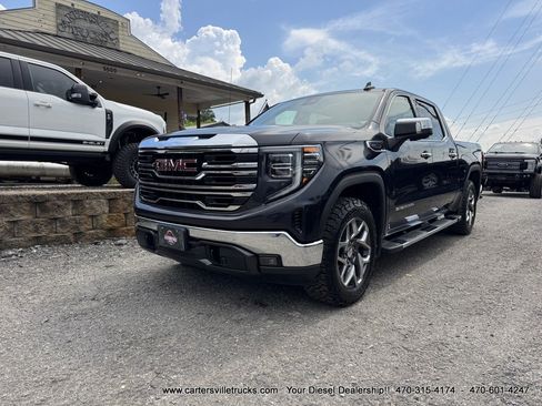 Used 2022 GMC Sierra 1500 SLT AWD/4WD image 2