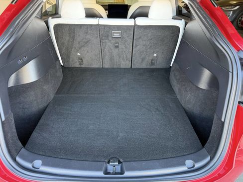 Used 2021 Tesla Model Y Long Range image 24