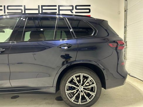 Used 2024 BMW X5 xDrive40i w/ M Sport Package AWD/4WD image 3